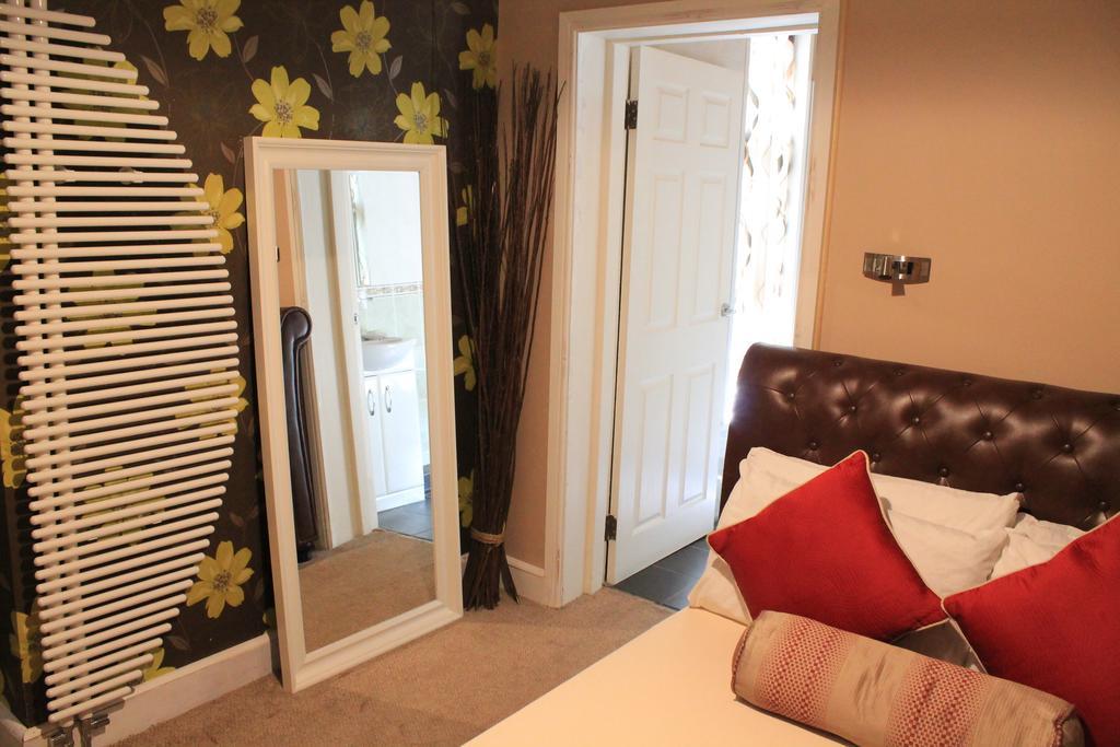 Skylark Guest House Хаунслоу Номер фото