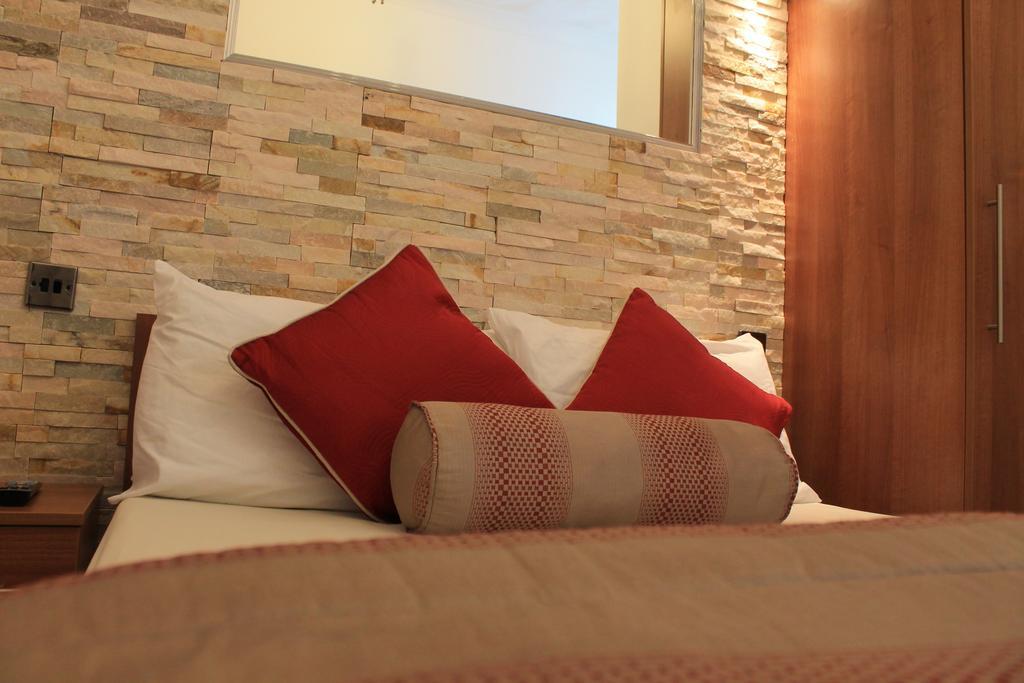 Skylark Guest House Хаунслоу Номер фото